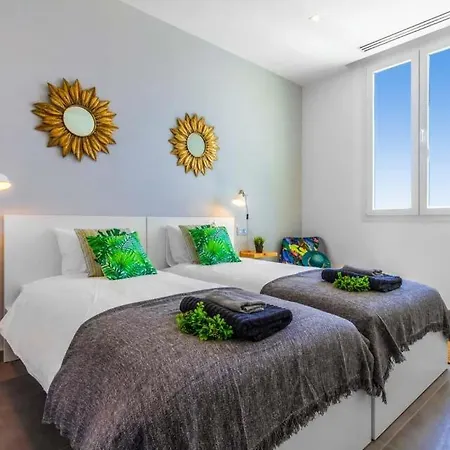 In Playa Blanca Sleeps 6 Includes Swimming Pool And Air Con Playa Blanca (Lanzarote)