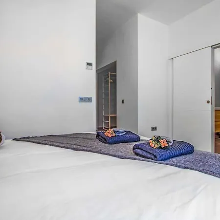 In Playa Blanca Sleeps 6 Includes Swimming Pool And Air Con *